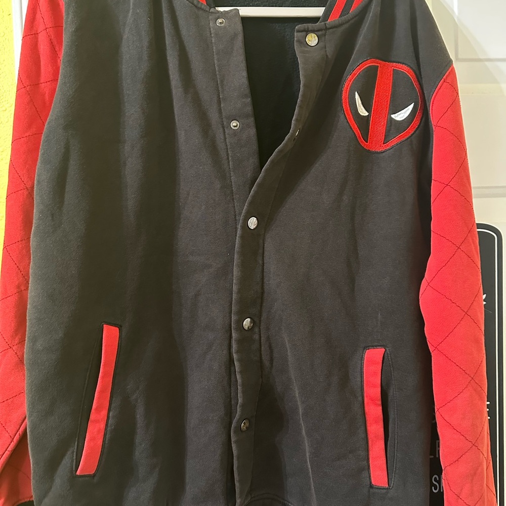 Marvel Black‎ and RedLabel Jacket Deadpool